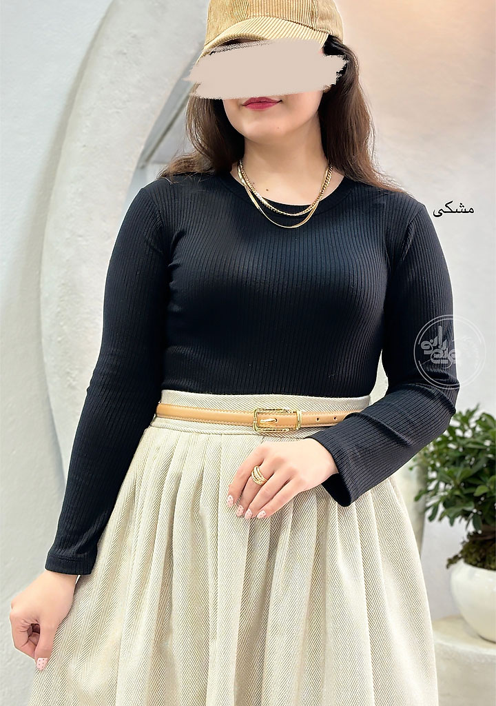 بلوز-یقه-گرد-کرکره-ای-مشکی بلوز-یقه-گرد-کرکره-ای-مشکی