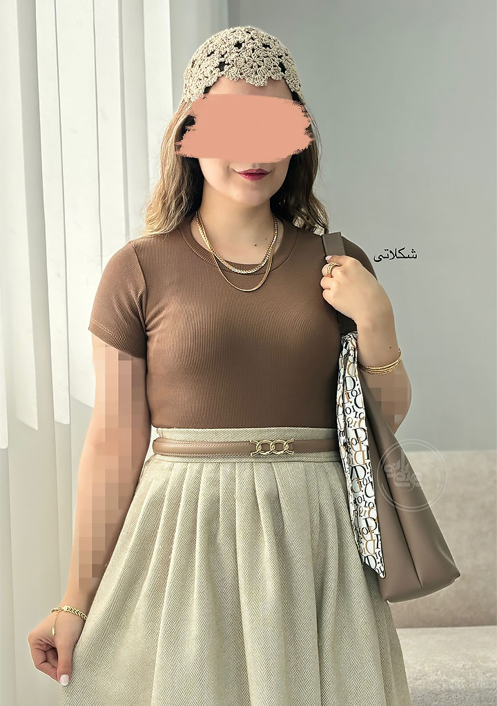 تیشرت-کراپ-آتم-شکلاتی تیشرت-کراپ-آتم-شکلاتی